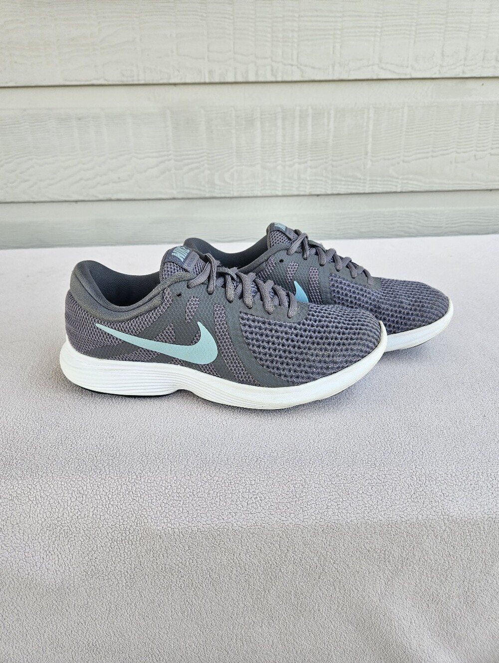 Nike Revolution 4 Shoes Women SZ 7 Gray Ocean Bliss Running Sneakers 908999-004